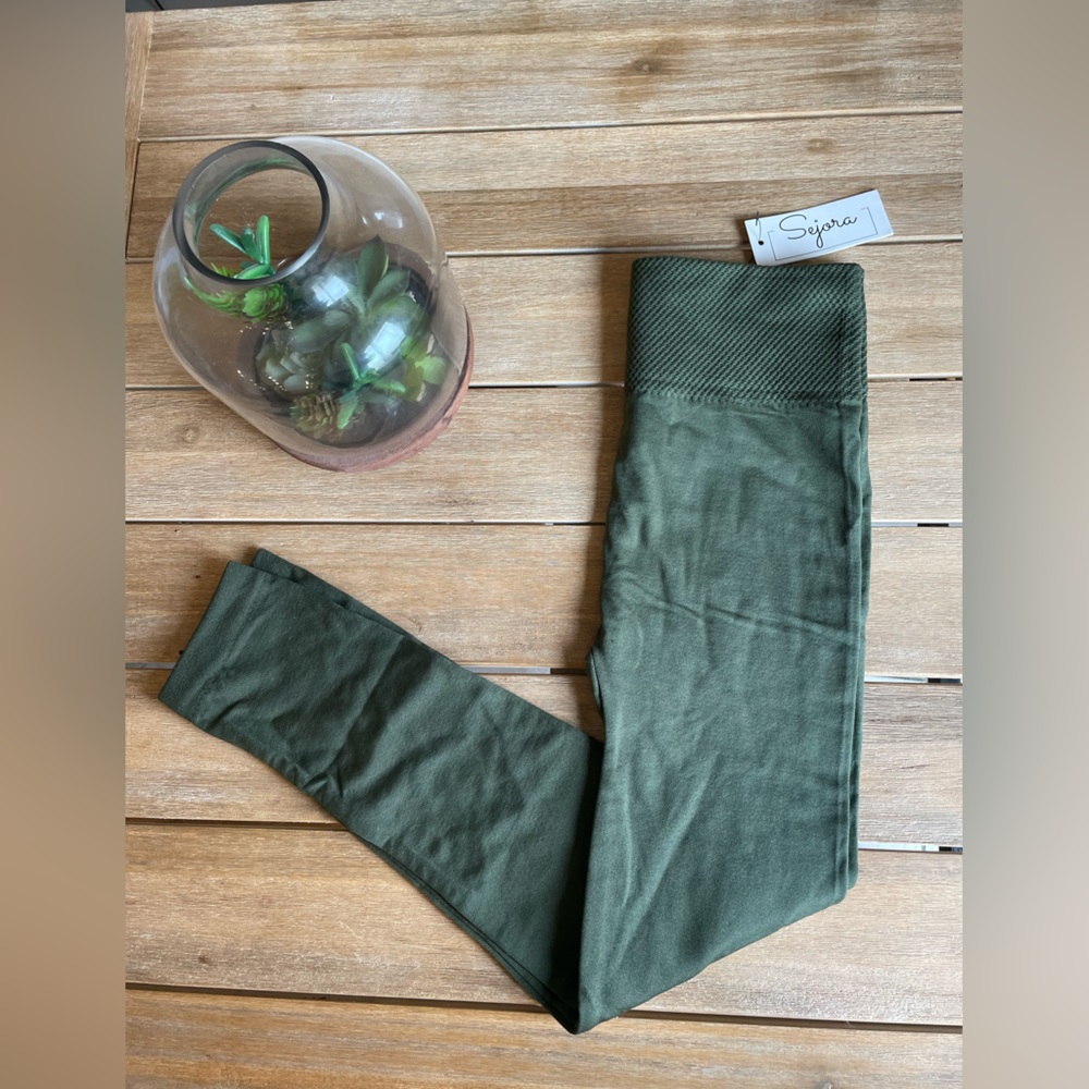 Sejora One size green fleece lined leggings
